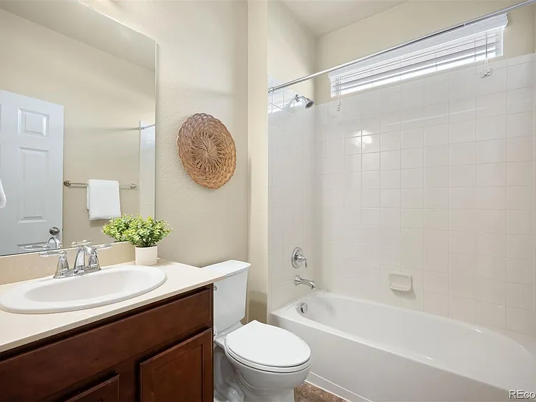 393 Cade St #L — Photo 24
