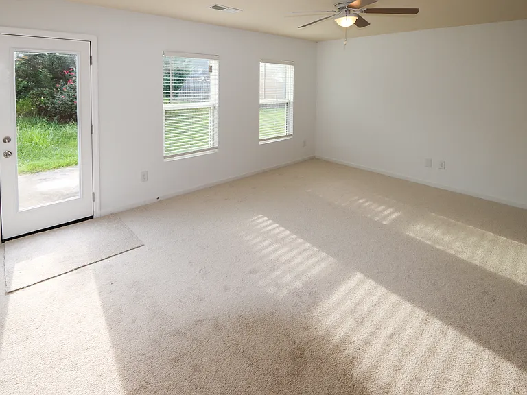 31 Southfork Dr SW — Photo 13