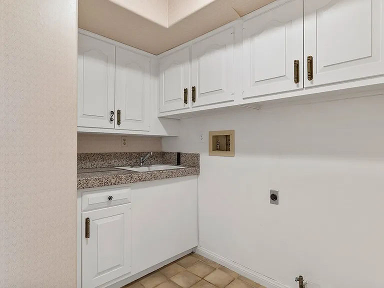 7656 Boca Raton Dr — Photo 8