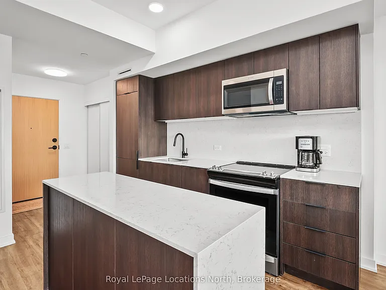 31 Huron St — Photo 5