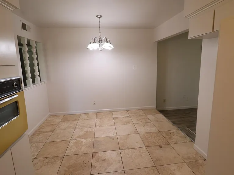 3342 W Oswego Ave — Photo 8