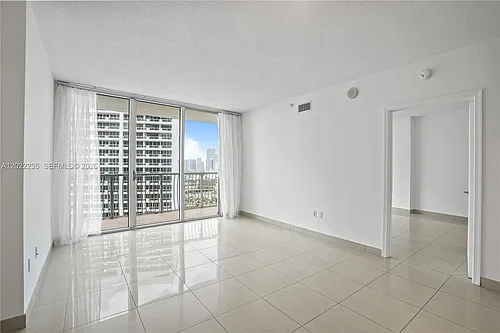 1750 N Bayshore Dr #2804 Photo 1