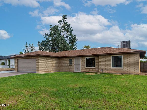 3rd image of 3915 W Willow Ave