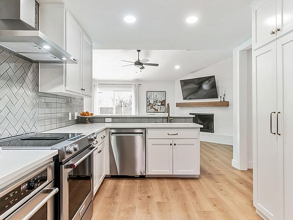 5th image of 213 Clear Springs Rd