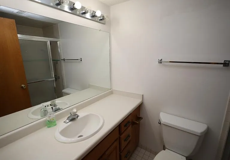 220 Broadway Ave S #911 — Photo 13