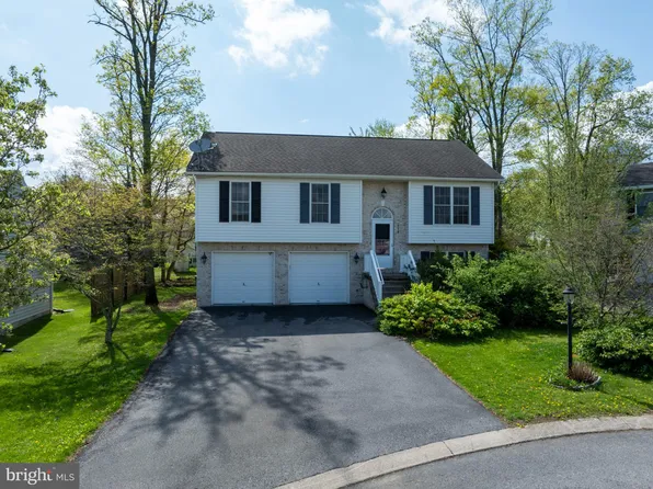 130 Clemson Ct, State College, PA 16803