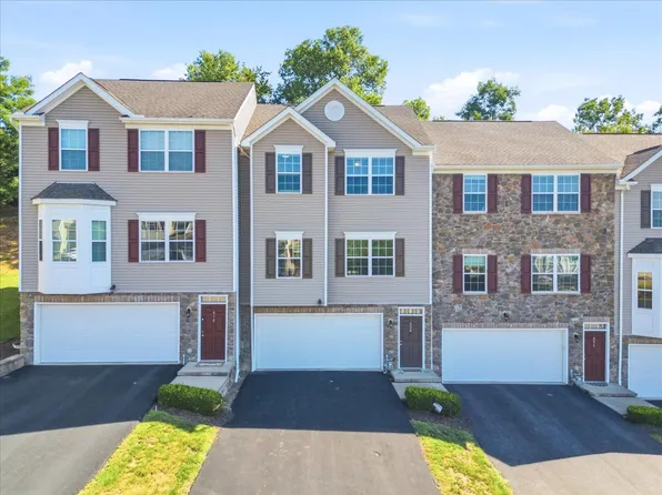 608 Freedom Dr, Carnegie, PA 15106