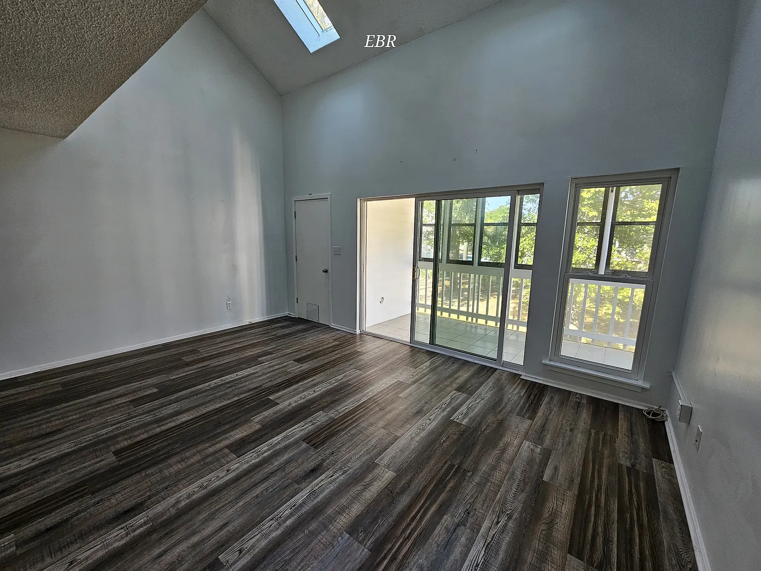 2 bed, 986 sqft, $1,595 — Photo 2