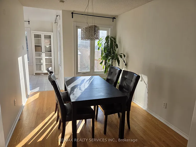 211 Ponymeadow Ter — Photo 11