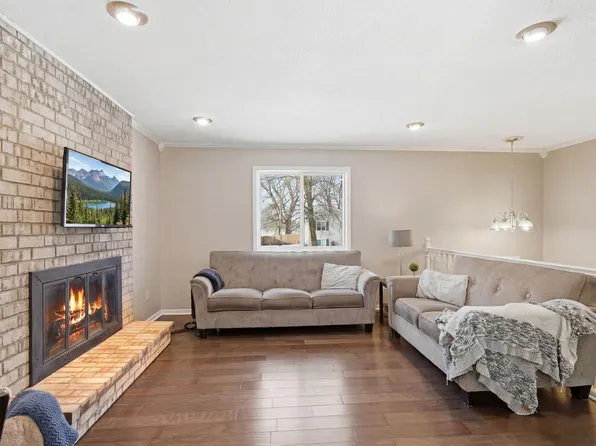 7440 Drew Ave N, Brooklyn Park, MN 55443