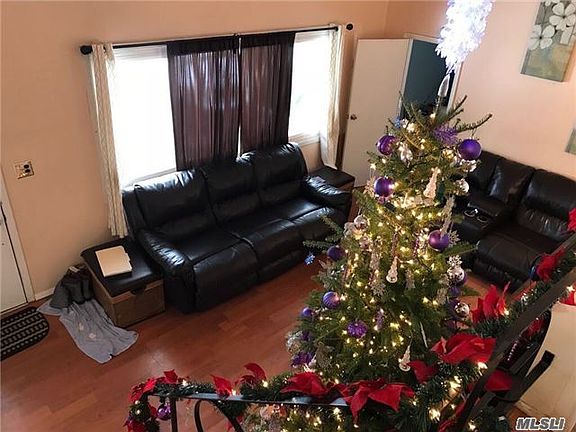 4th image of 74 Timberline Dr