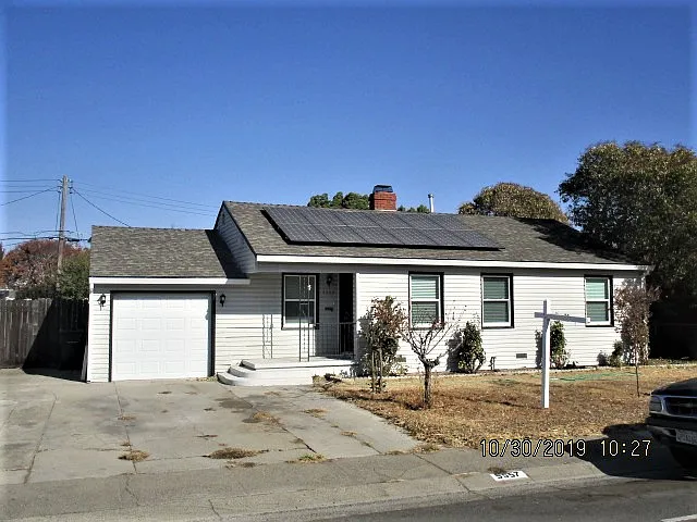 5557 Jansen Dr photo 1