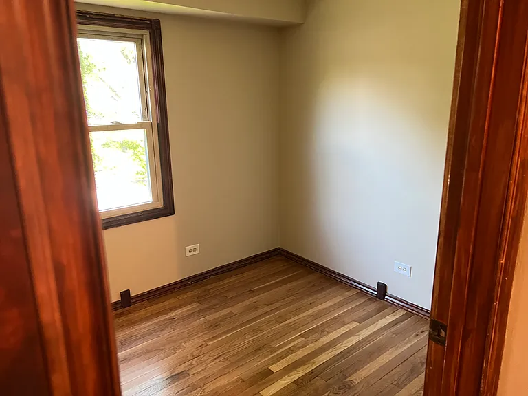 2062 Essex Ct — Photo 8