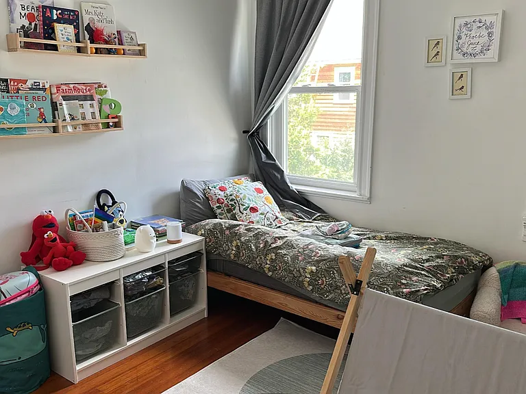 102 Rochambeau Ave — Photo 20
