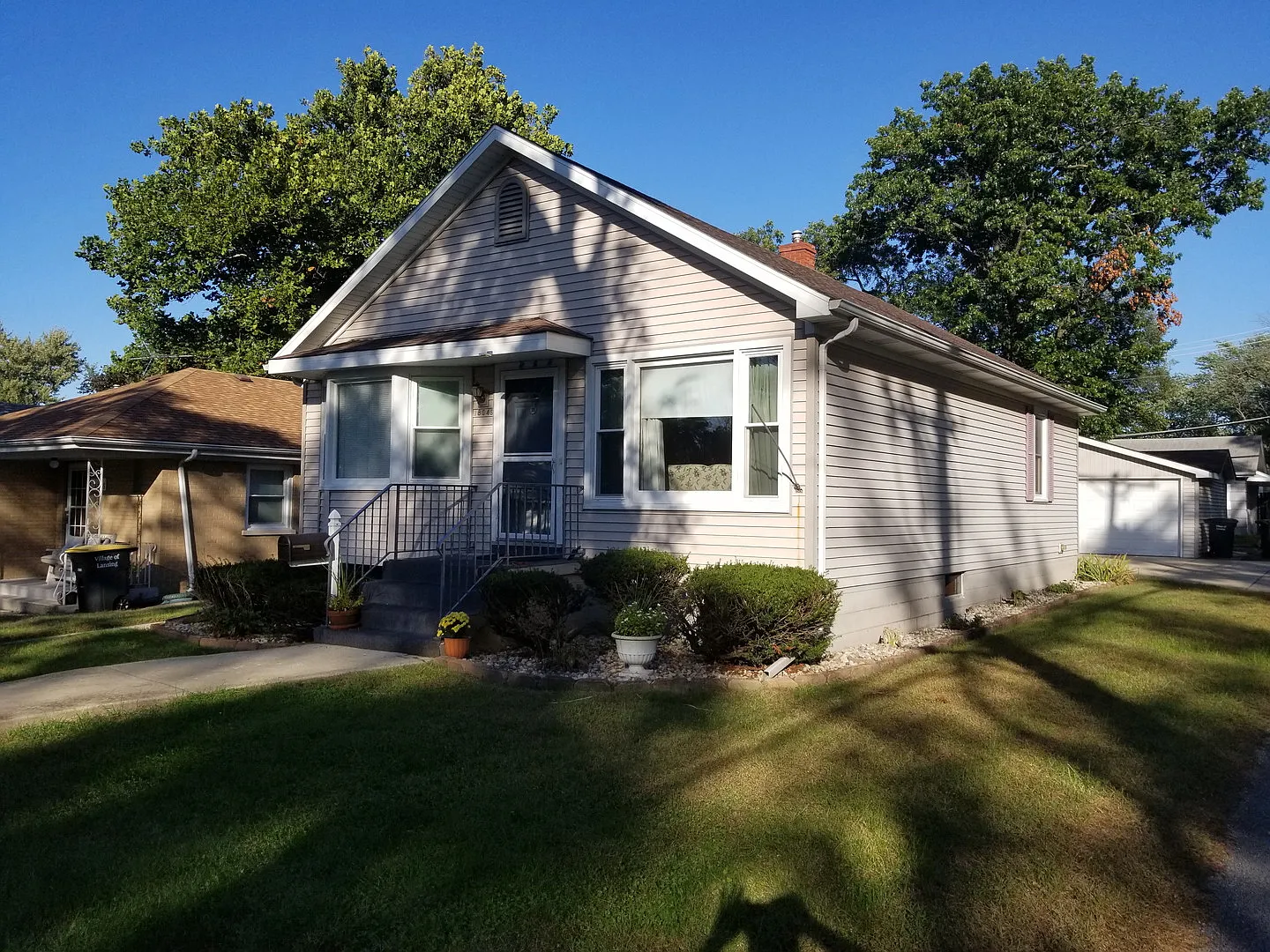 18049 Oak Ave photo 1