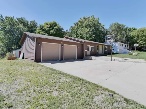 722 W 7th Ave N, Estherville, IA 51334