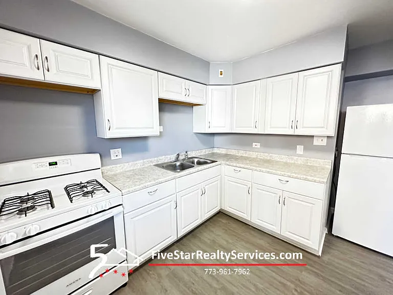 4900 Greenwood St #2W — Photo 11