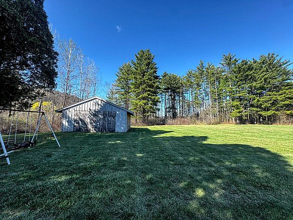 5th image of 105 Schoolhouse Road