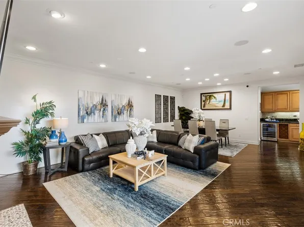 8478 Hibiscus Cir, Huntington Beach, CA 92646