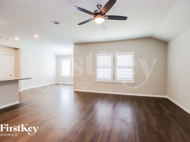 4606 Wildflower Way — Photo 3