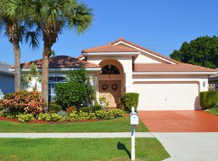 7130 Lake Island Dr, Lake Worth, FL 33467