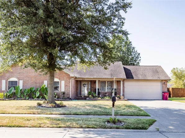 913 Plantation Blvd, Sikeston, MO 63801