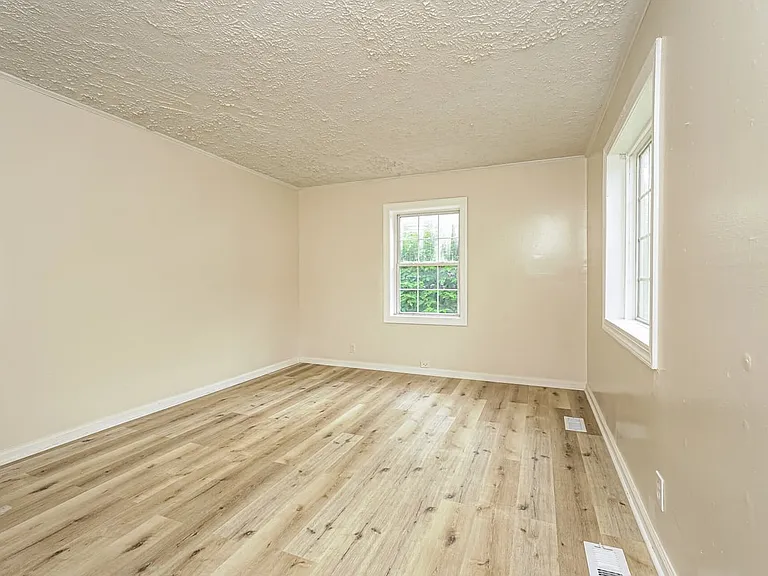 1103 Louise Rd — Photo 8