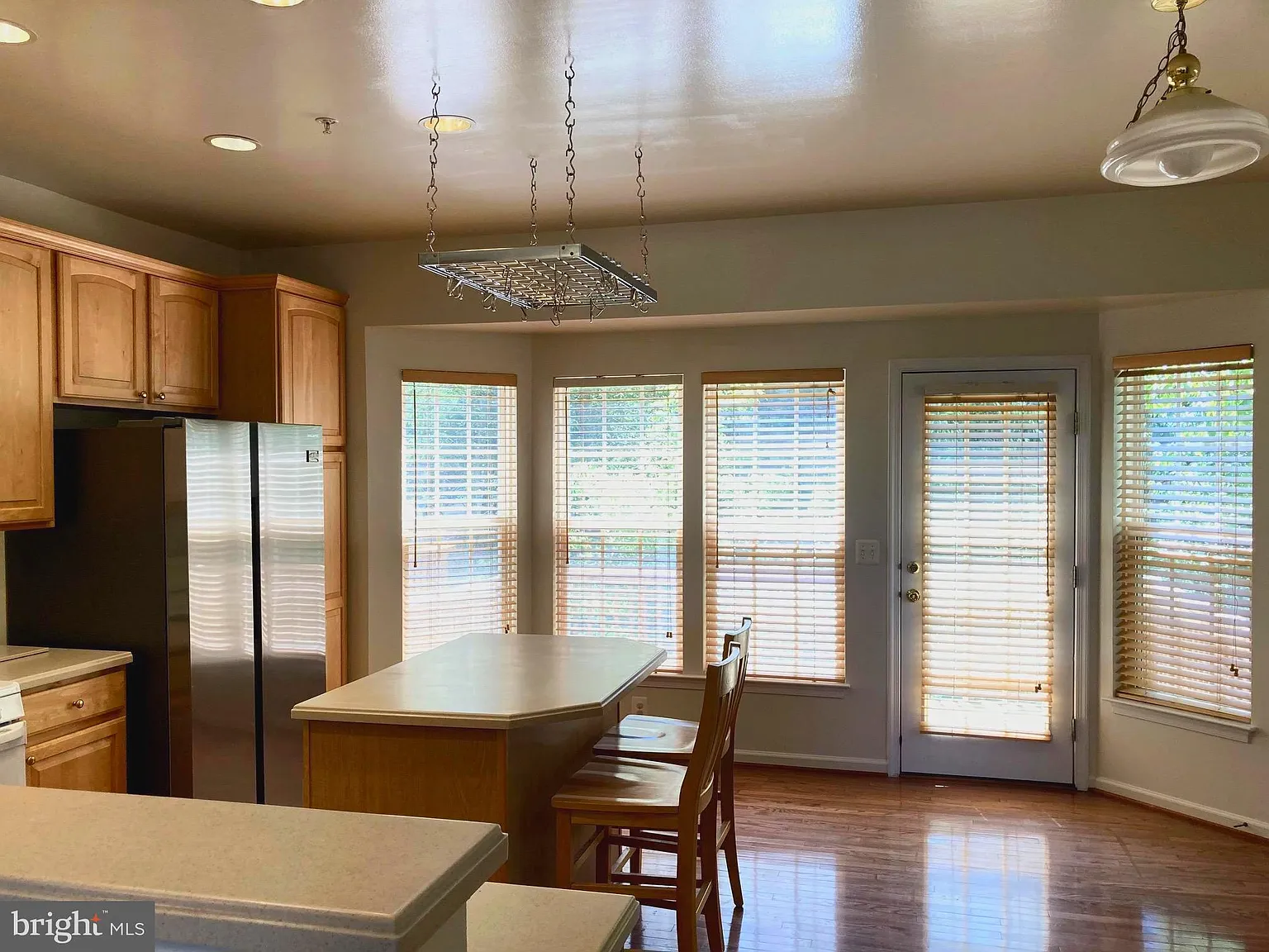 4 bed, 3.5 bath, 1648 sqft, $3,500 — Photo 4