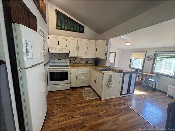 4th image of 1 Cedar Ln