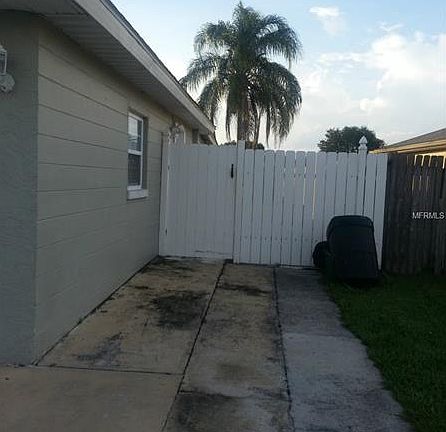 3rd image of 218 Iowa Woods Cir W