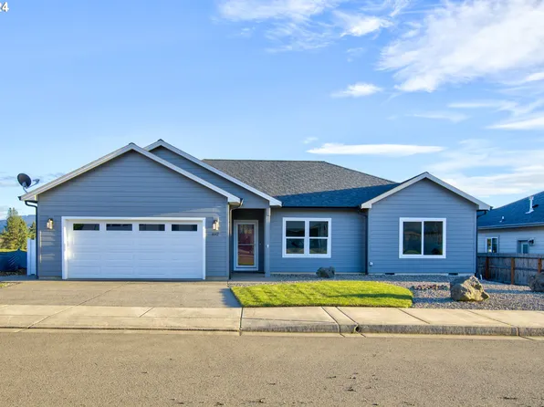 892 Sand Pines Ave, Sutherlin, OR 97479