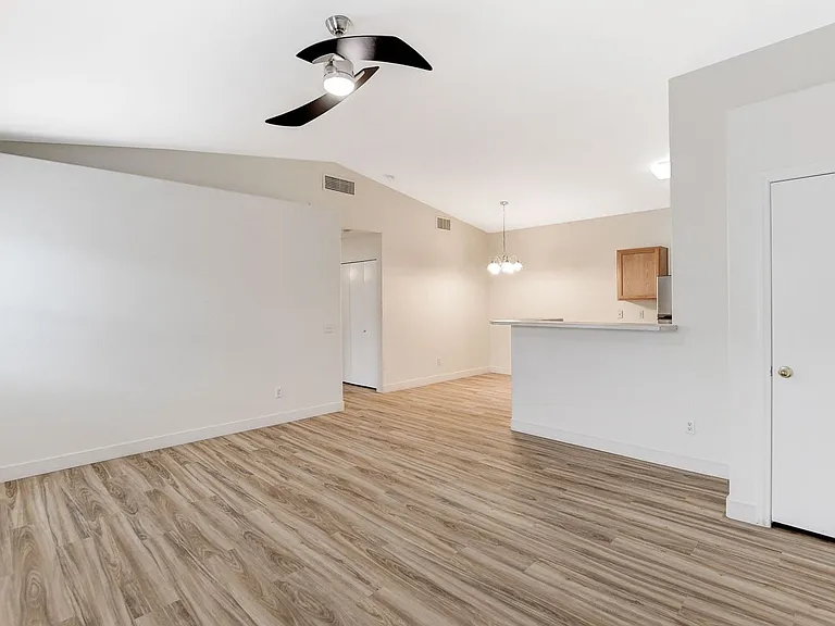 2052 Quarry Ridge St #201 — Photo 2