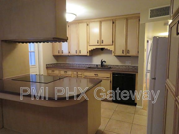 4th image of 15 E McKinley St