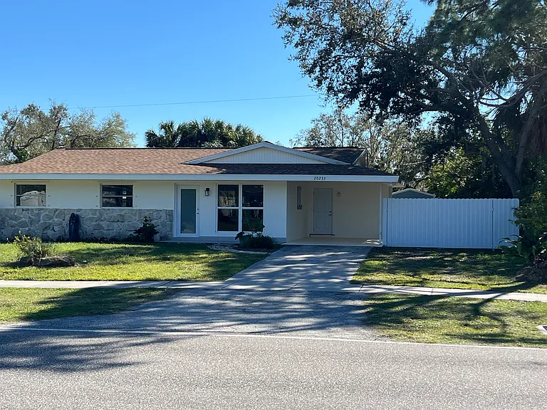 20233 Peachland Blvd — Photo 2