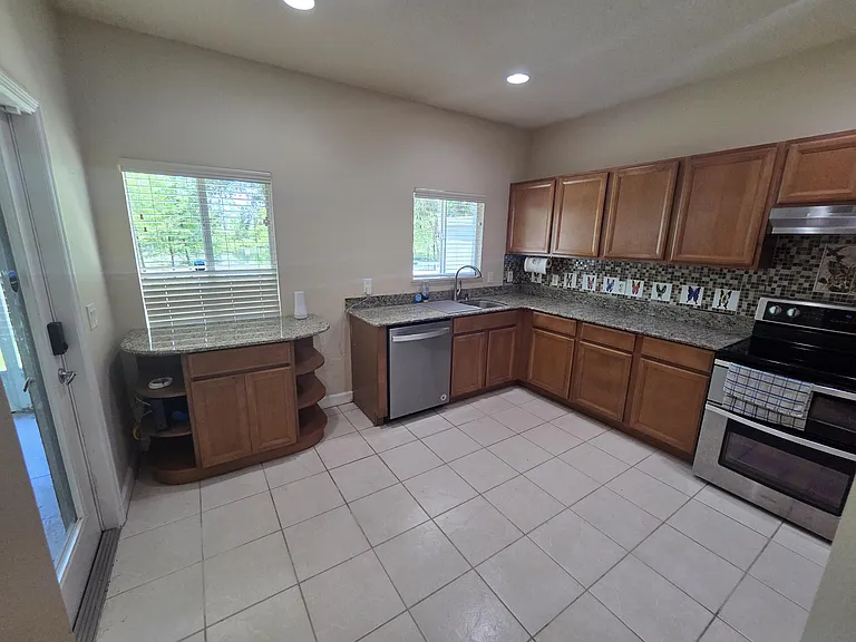 3810 Haley Ct #7 — Photo 6