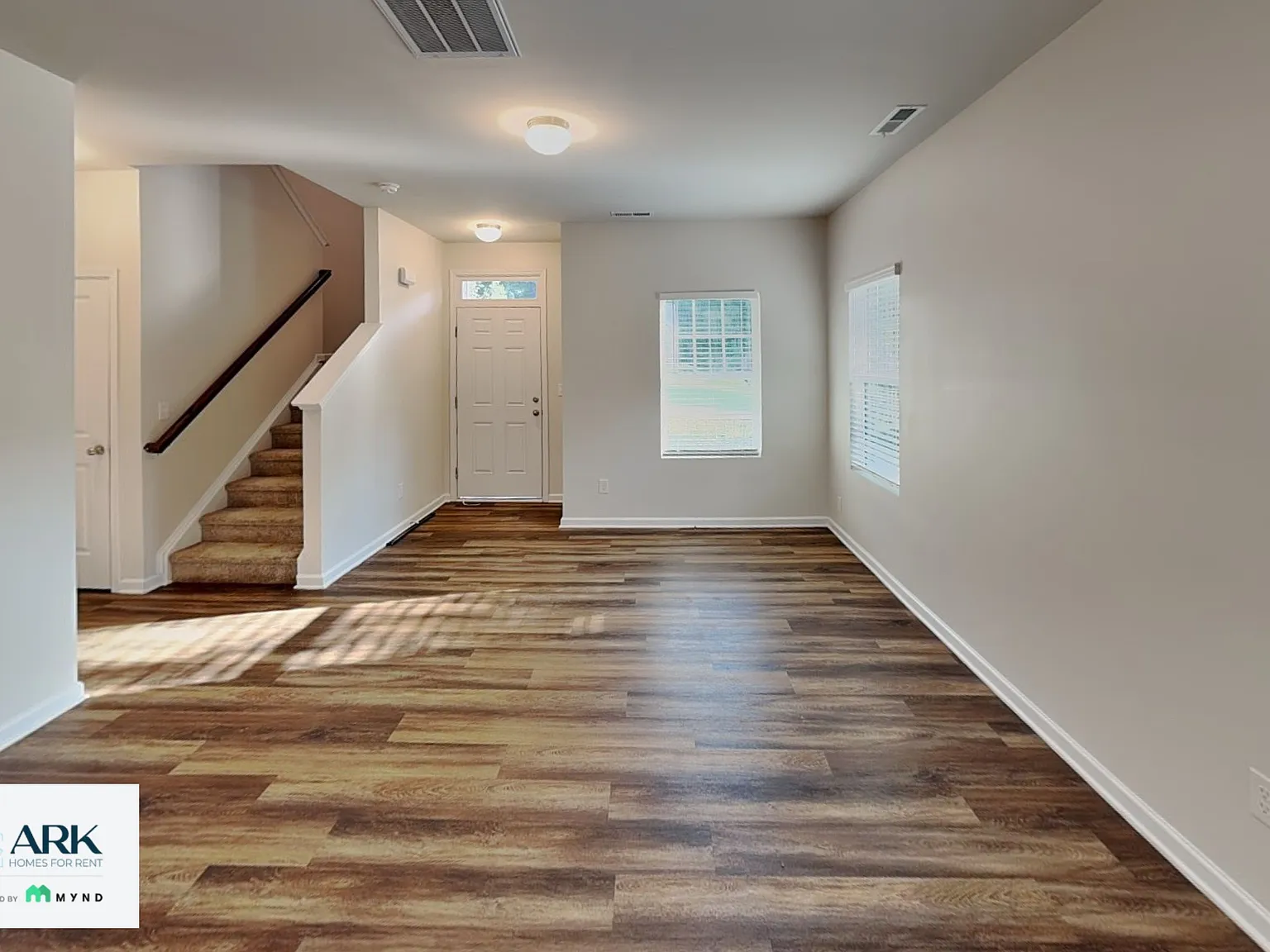 4 bed, 2.5 bath, 1738 sqft, $1,975 — Photo 3