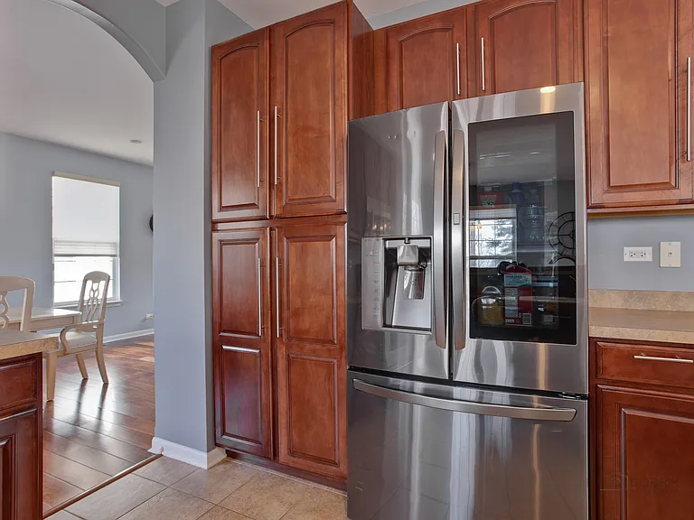 620 Geneva Ct — Photo 13