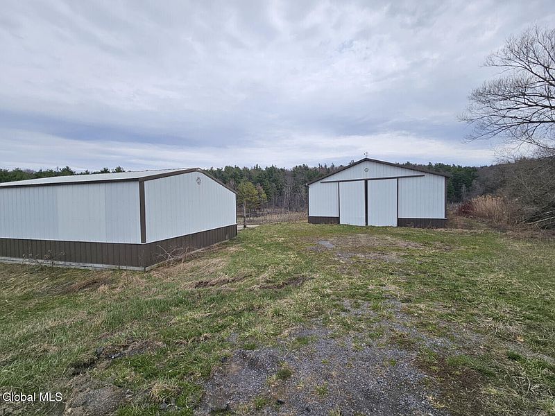 3rd image of 290 Griggs Road