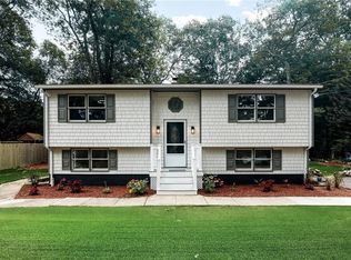 14 Partridge Dr, Exeter, RI 02822