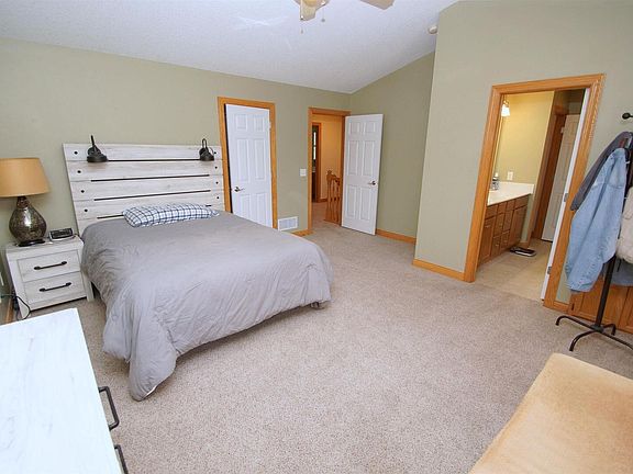 3rd image of 2944 Katie Ln