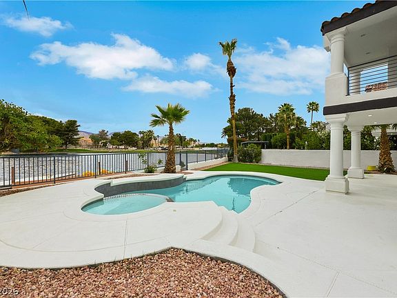 4th image of 2589 Sun Reef Rd