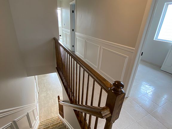 5th image of 41 Bentley Ln