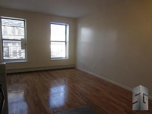 Rented by Skyline Group Real Estate | media 9