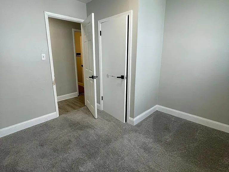 18503 Riopelle St — Photo 9