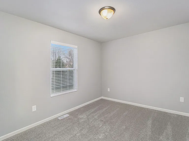 59560 Glidden St — Photo 15