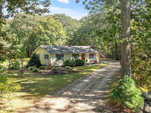 25 Old Coach Rd, Barre, MA 01005