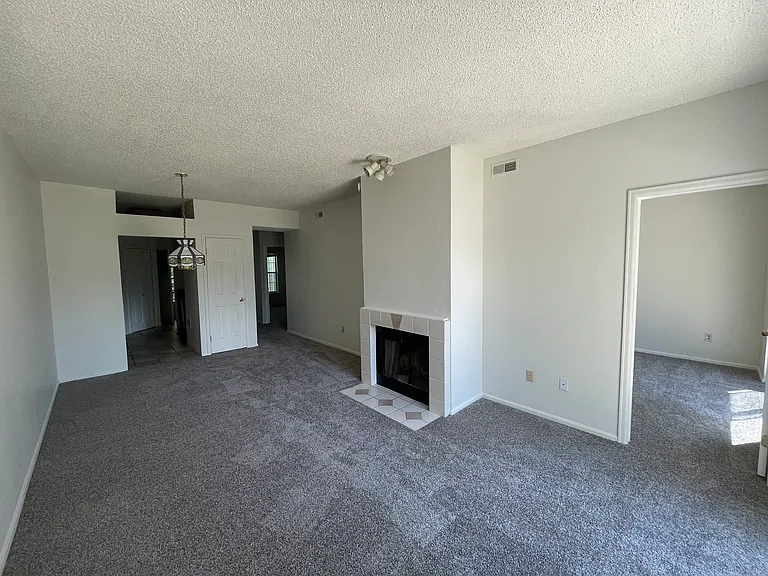 7460 Singing Hills Dr #H203-203 — Photo 4