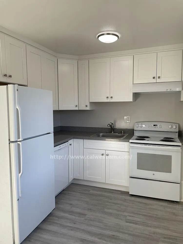 4210 Payne Ave #0 photo 1
