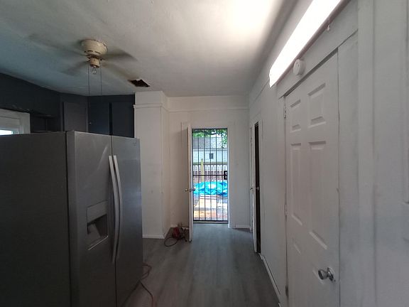 3rd image of 2800 Elm Ave #2