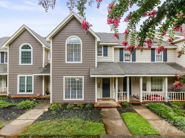 5924 Amity Springs Dr, Charlotte, NC 28212